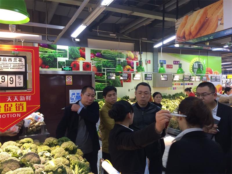 武董事長至祁縣店指導(dǎo)工作3.jpg