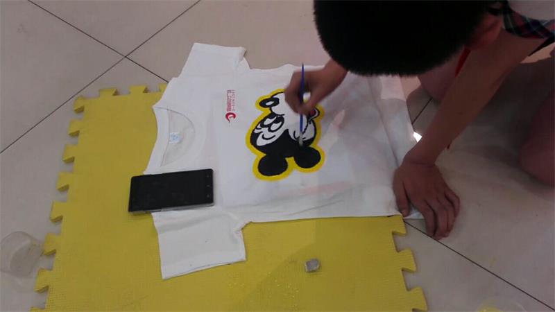 小小藝術(shù)家1.jpg